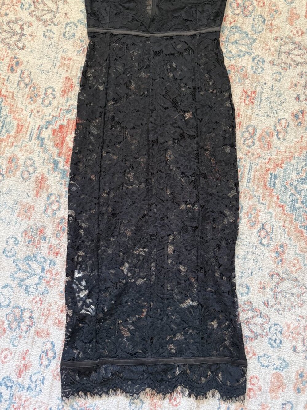 House of CB Hermosa Lace Dress : XS - Picture 5 of 8